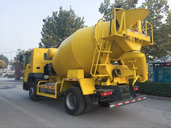 Camião misturador 4X2-4