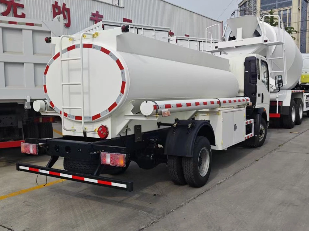 Howo light oil pipe truck