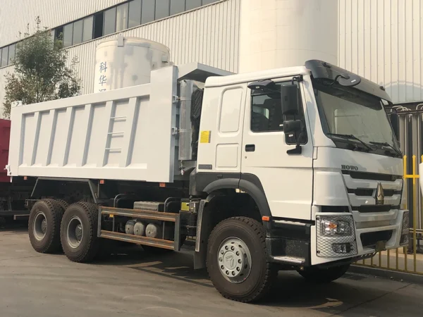 Sinotruk HOWO 371hp Dump Truck with Headlights and Safety Net for sale