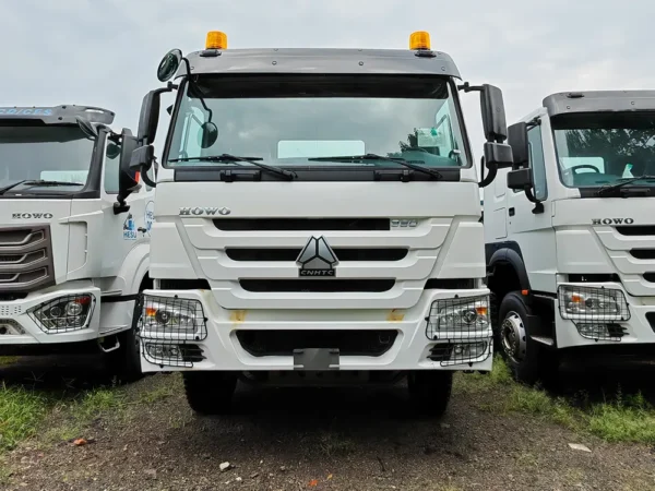 Caminhão Trator Howo 6x4 380hp com Duas Luzes de Aviso Qualidade de Confiança