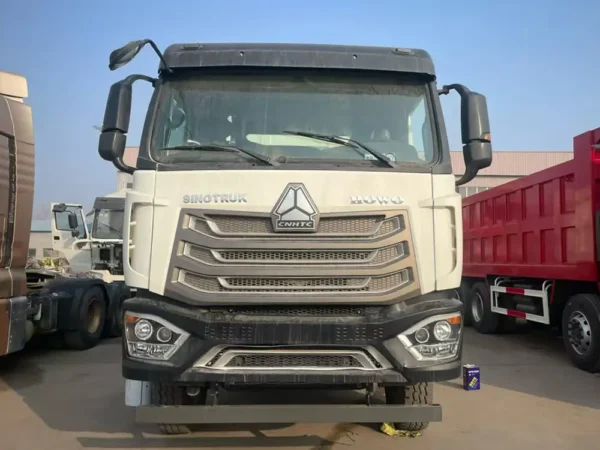 Sinotruk Howo 6x4 NX Dump Truck for Sale