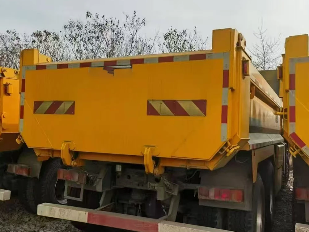 Caminhão basculante Howo N5W 8x4