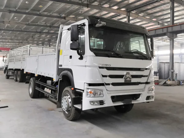 4×2-HOWO-280-White-Stake-Body-Truck-2