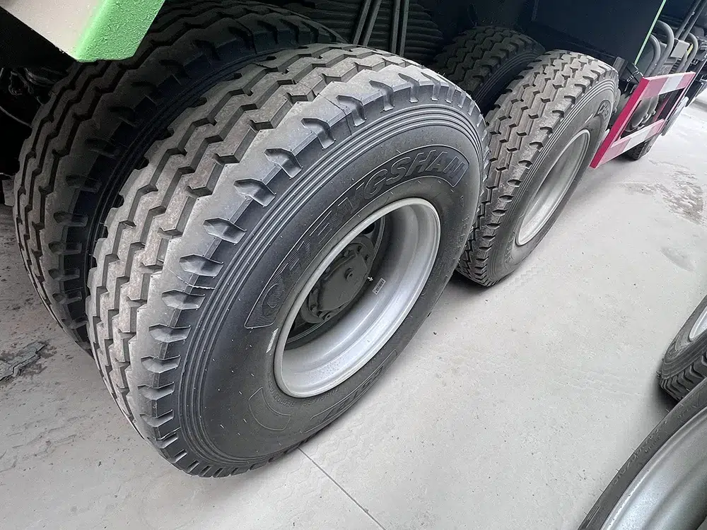 Camion-benne vert Howo 371hp 6x4 5