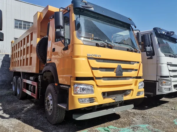 HOWO 6x4 Dump Truck 371HP Vehículo de construcción con parachoques delantero para la venta