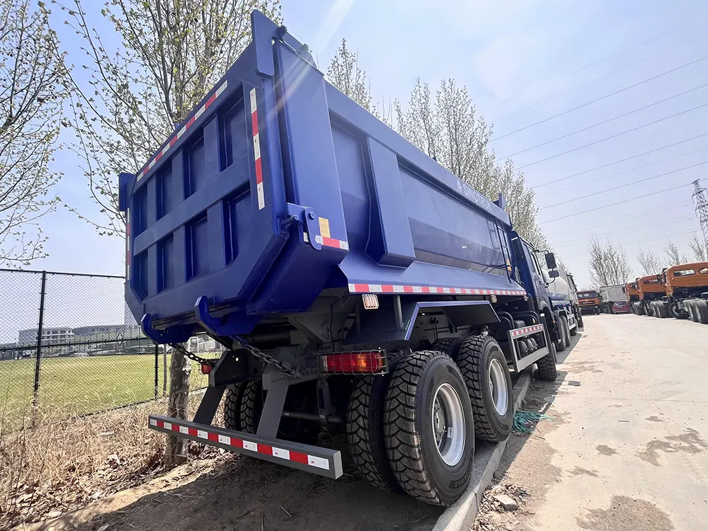 Howo 380hp 6x4 Dump Truck 4