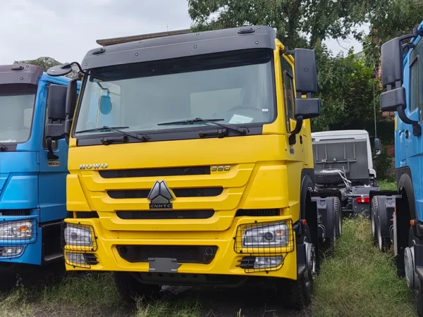 Factory Price Sinotruk Howo 6x4 380hp Tractor Truck for Sale