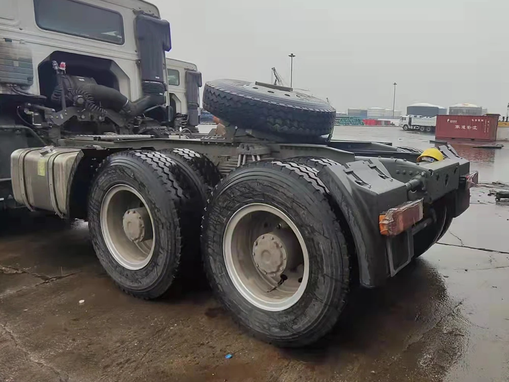 Howo 6x4 420hp Tractor Camión 5