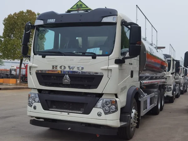Sinotruk Howo TX 6x4 Oil Tanker Truck for Sale