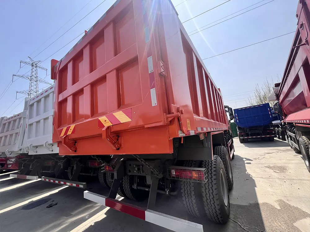 Howo 6x4 380hp V7 Dump Truck 4