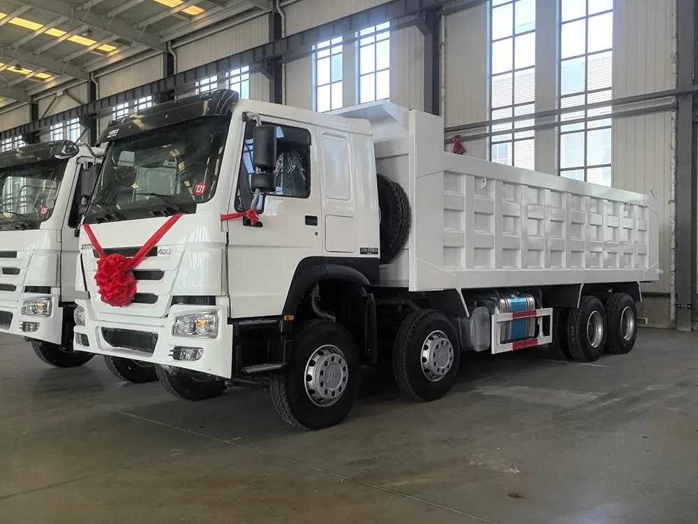 8×4-HOWO-420-White-Dump Truck-1