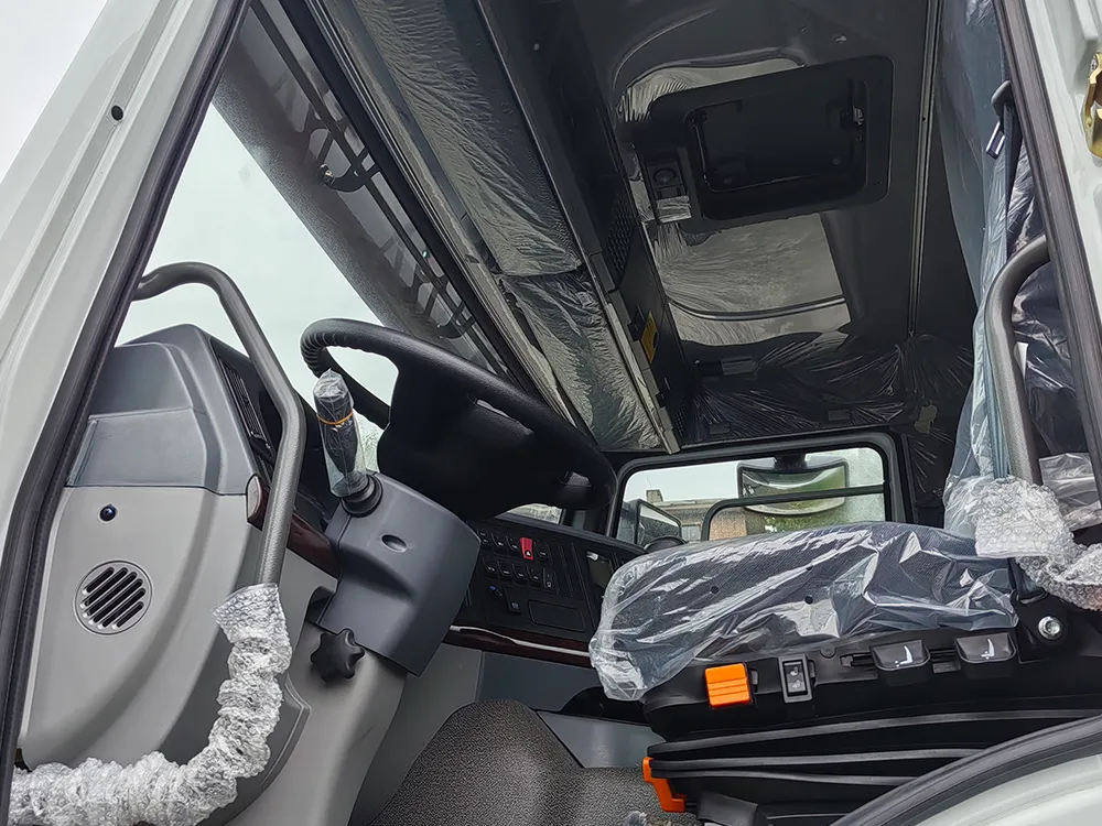 Howo 430hp 6x4 Tractor Camión 4