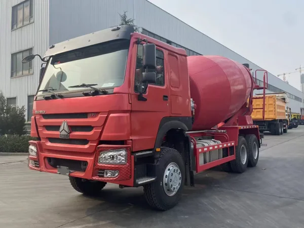Caminhão betoneira HOWO 7