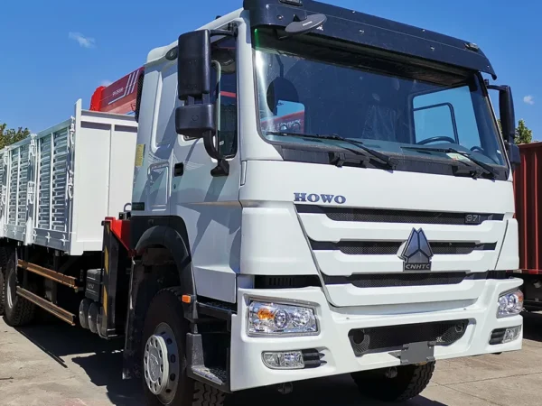 HOWO 371 6×4  White Chassis with Red Crane