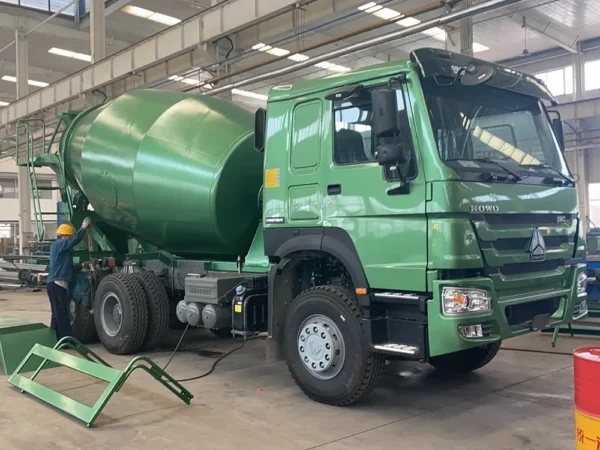 Caminhão betoneira HOWO 6X4 380HP