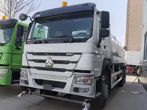 Factory Price Sinotruk Howo 6x4 Water Tank Truck for Sale