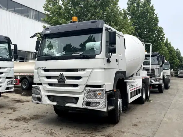 Preço de fábrica do caminhão betoneira Sinotruk Howo 400hp para venda