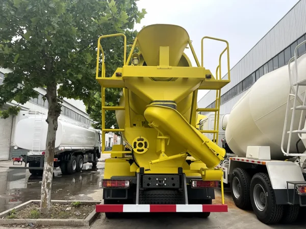 Caminhão betoneira HOWO 6×4 Weichai 400HP 10-12m³ para venda